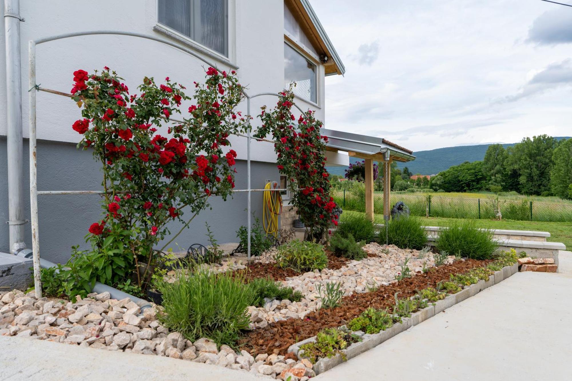 Kuca Za Odmor Belina Villa Otocac Ngoại thất bức ảnh